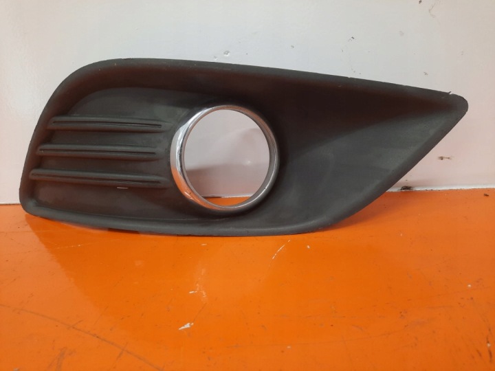 Ford Focus MK2 Lift 07-11 Front Bumper Grille Right 8M5119952A