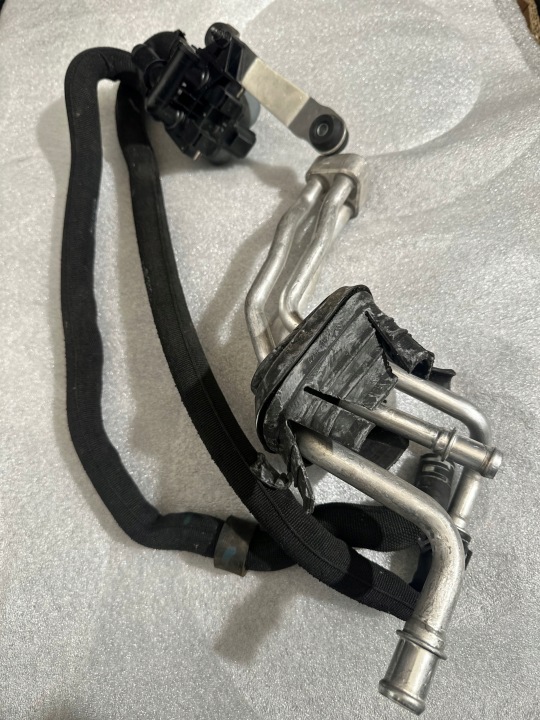 Steuerventil Heizung Audi R8 1147412175 114 741 2175