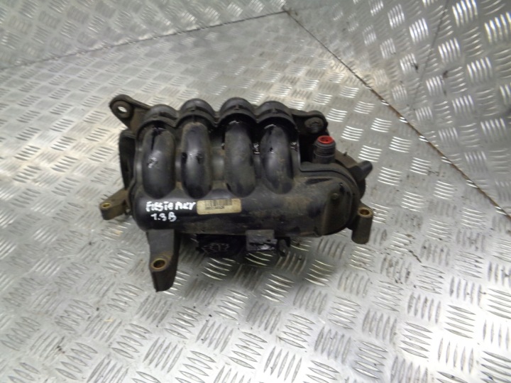 Ansaugkrümmer Ford Fiesta VP2S6U-9424