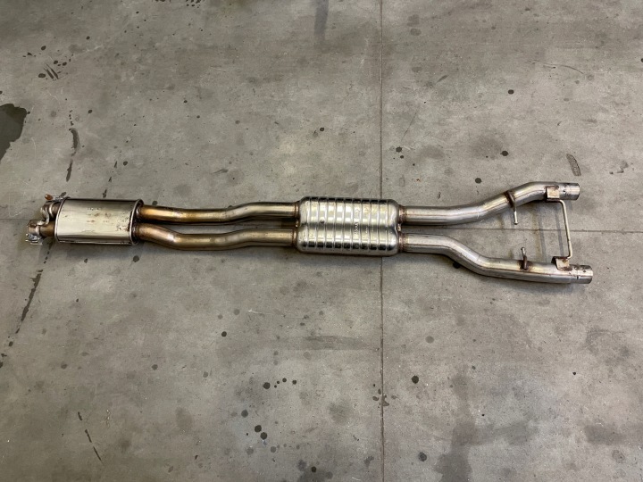 Keskimmäinen äänenvaimennin Jaguar Lift XJL X351 5.0 SC DW93-5212-FB