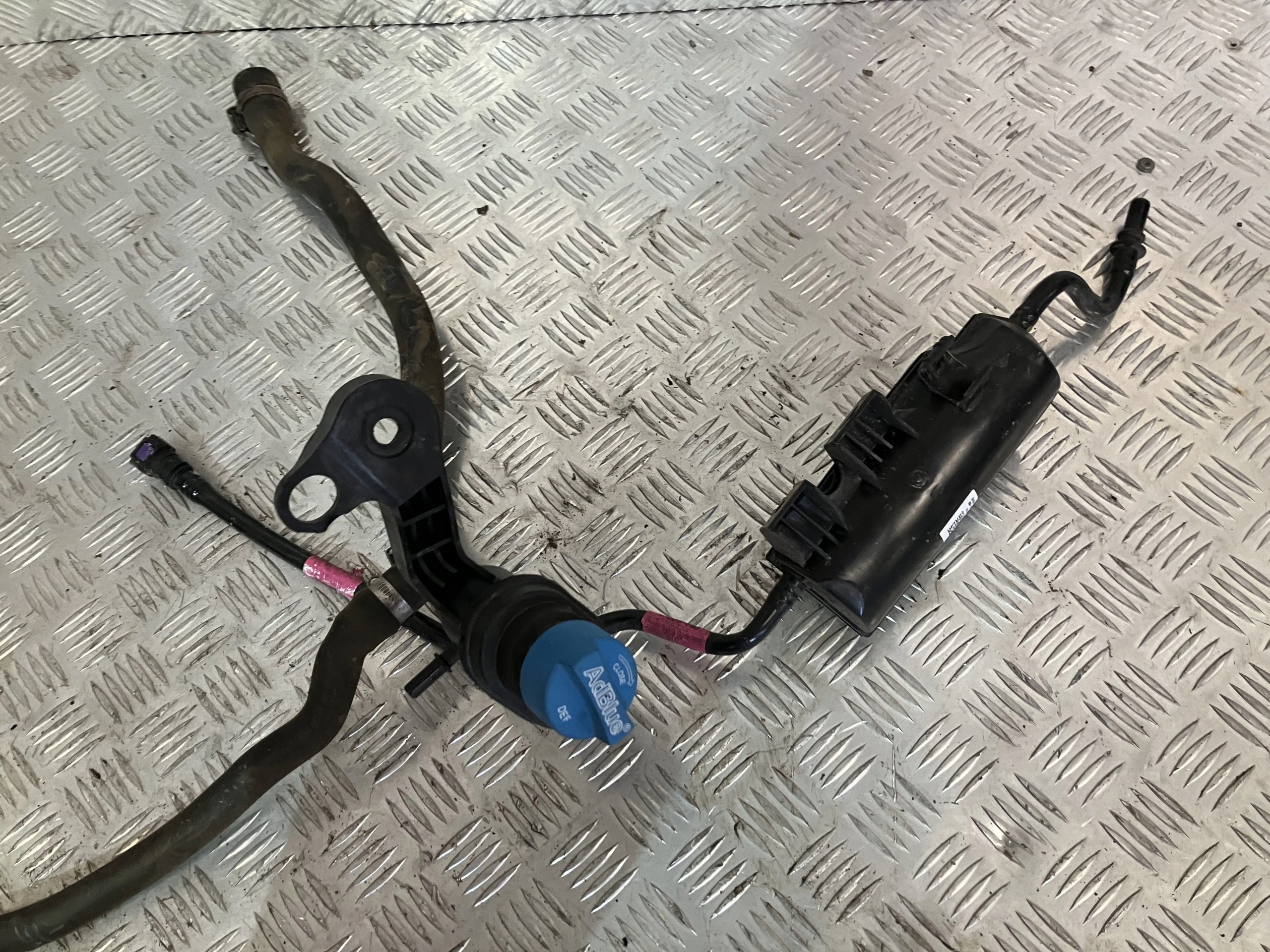 AdBlue-polttoainetäyttö BMW 5 G31 2.0 D 7391943