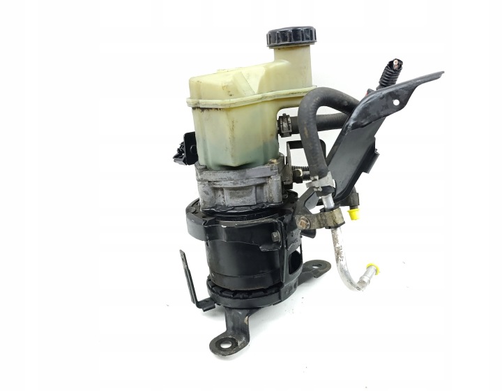 Ohjaustehostimen pumppu Nissan Almera N16 49110BN700