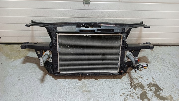 4B0805588M 4B0121251A 8D0959455B 8L0823509E AUDI A6 C5 ETUVÄLITUS