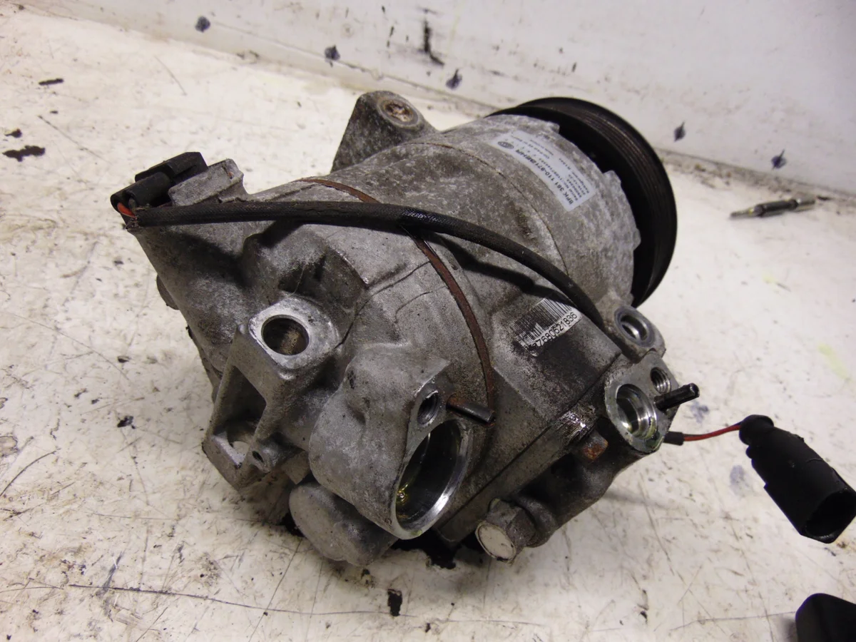Compresor A/C VW Lupo 1.4FSI Usado image 3