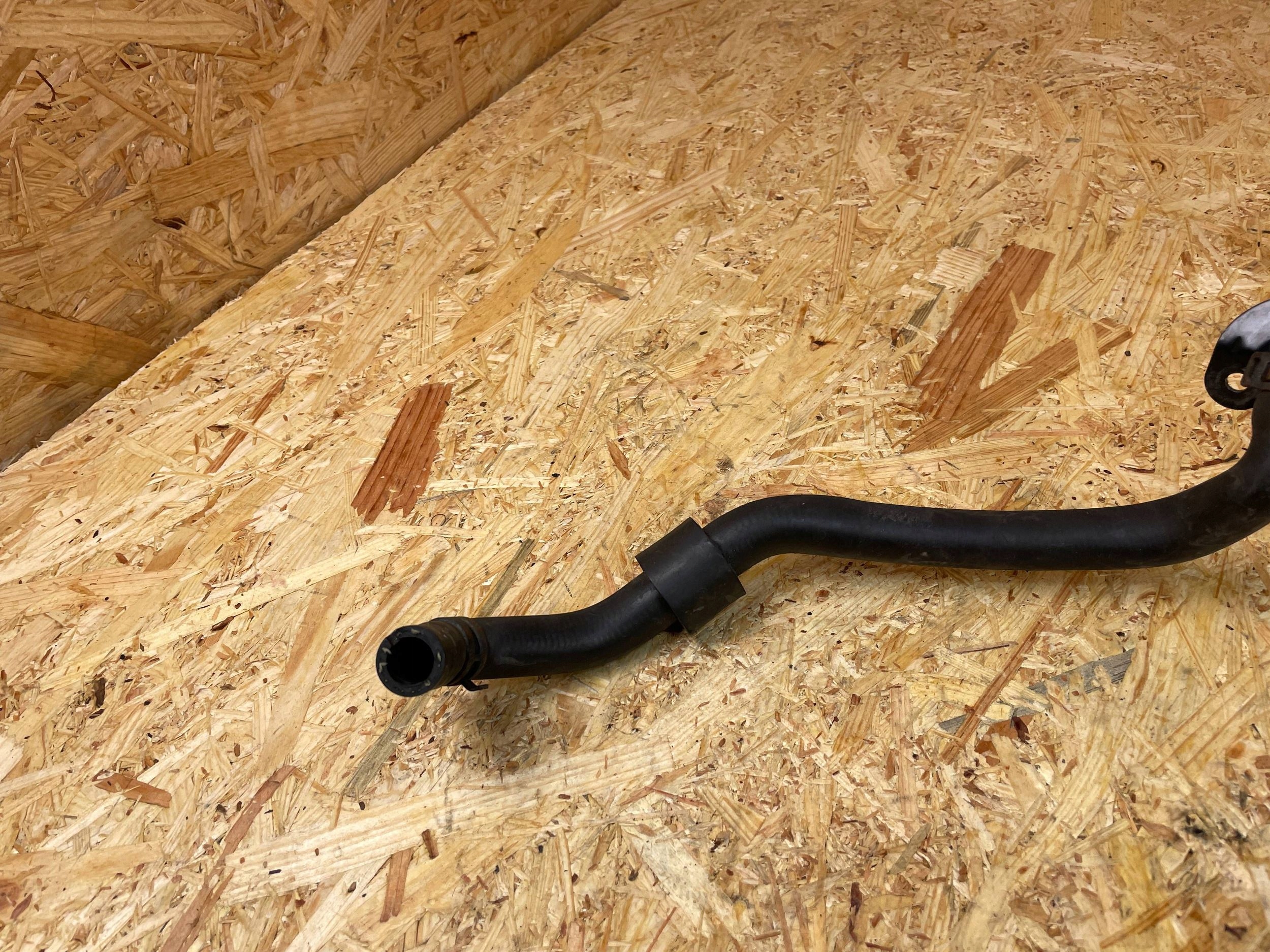 A3 8V GOLF VII LEON III 1.6 TDI Water Hose 5Q0121064AR 5Q0122109K