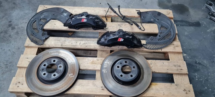 S5 8W LIFT A5 jarrulevyt ja satulat edessä 3.0 TFSI S4 B9 8W A5 Q5