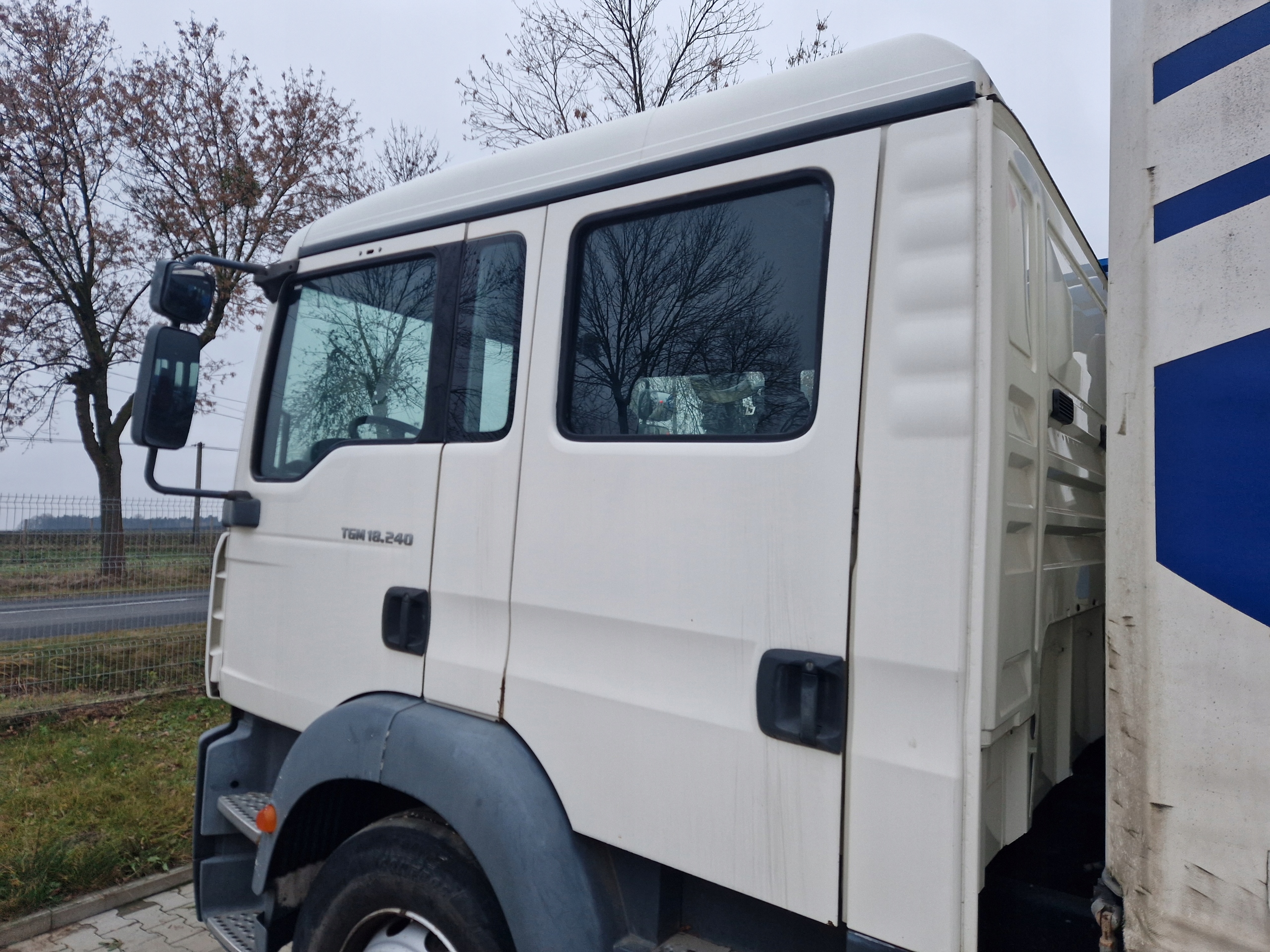 DOKA-ohjaamo MAN TGM 4x4 F99L/R57 F99L57 kaksoismiehitys