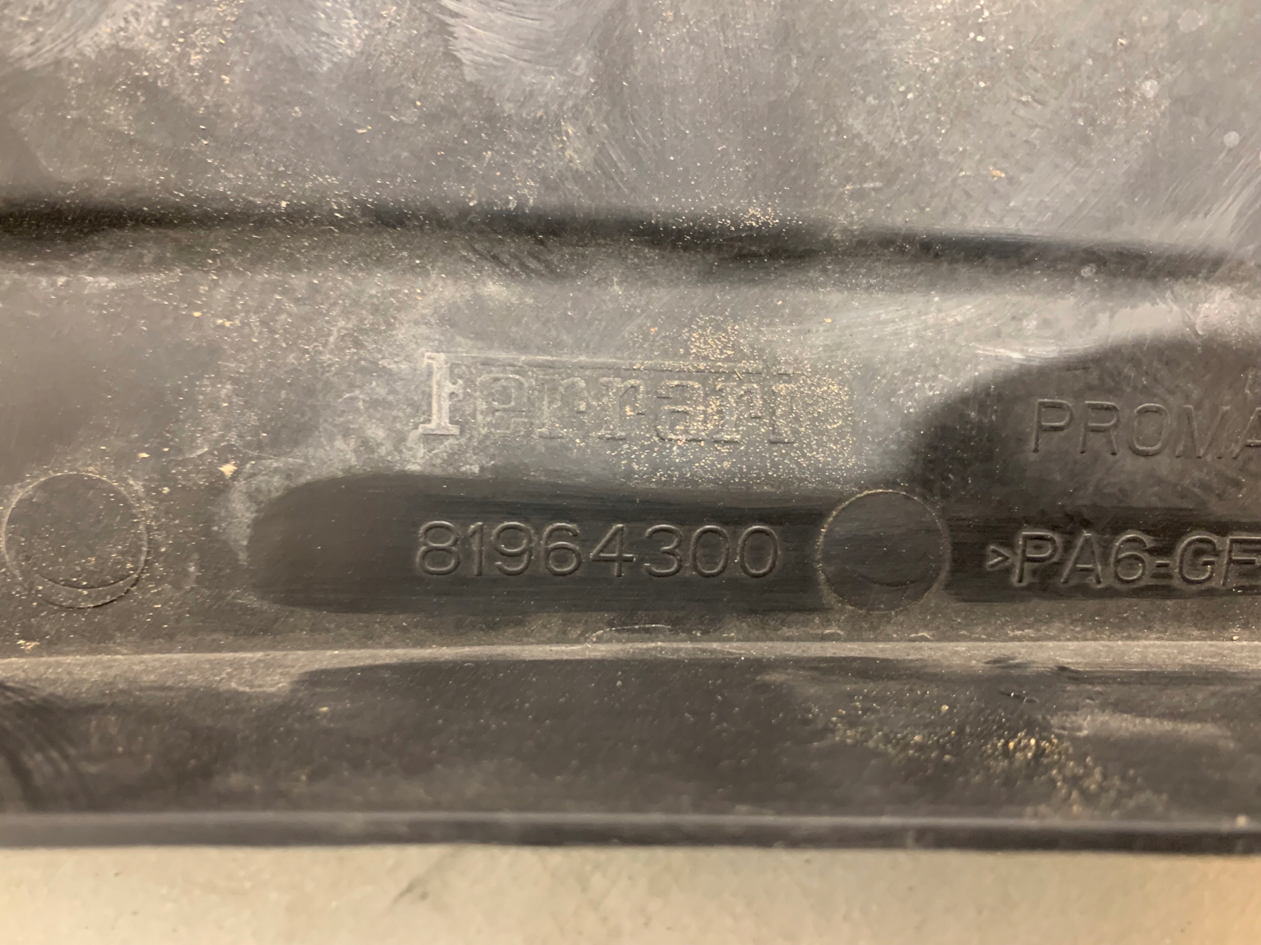 81964300 Tampa do Motor Ferrari California Esquerda image 3