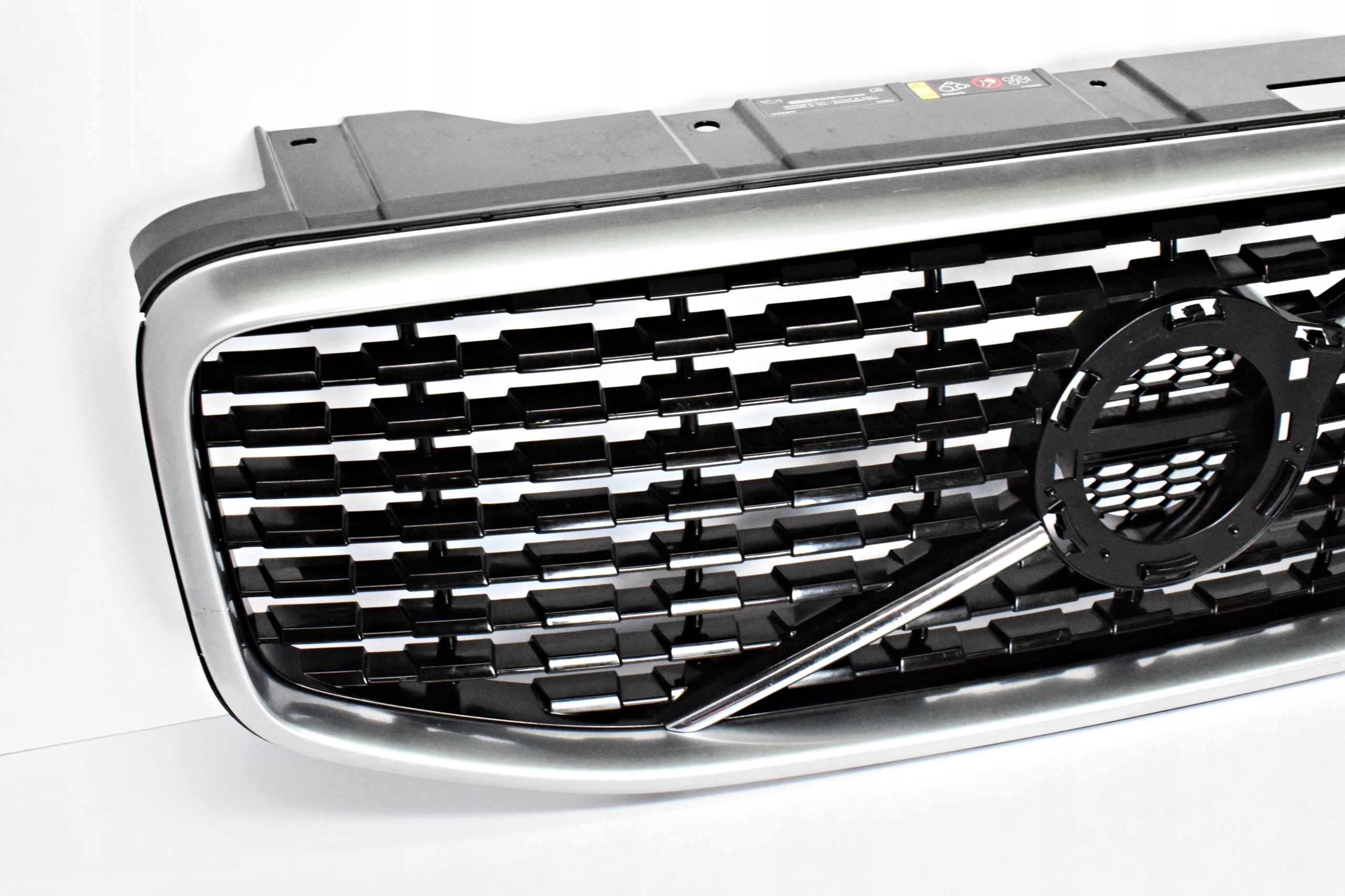 VOLVO XC60 2019 ATRAPA GRILLE R-DESIGN ORIGINAL image 3