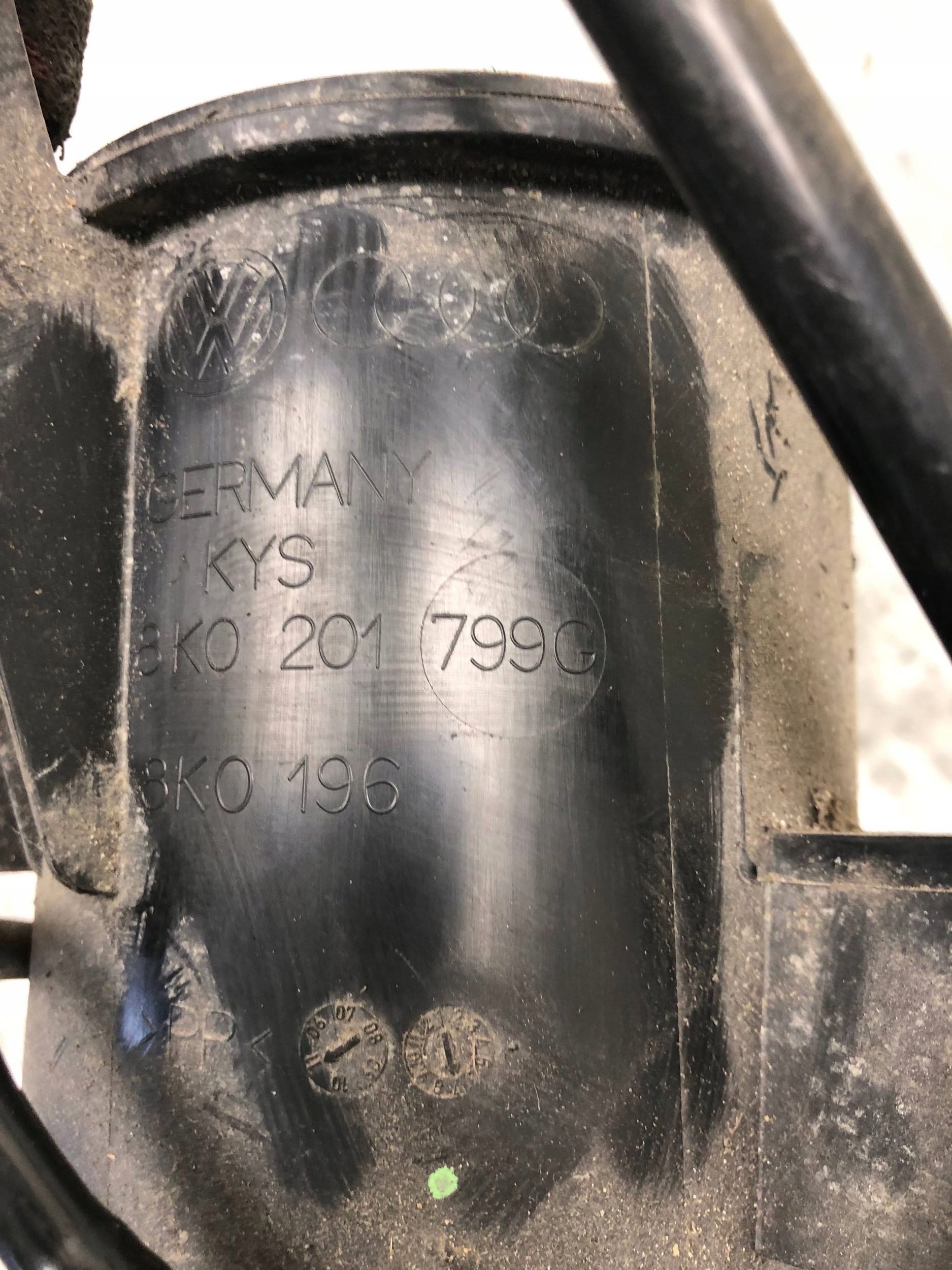 Audi A4 B8 kolfilter 8K0201799C image 3