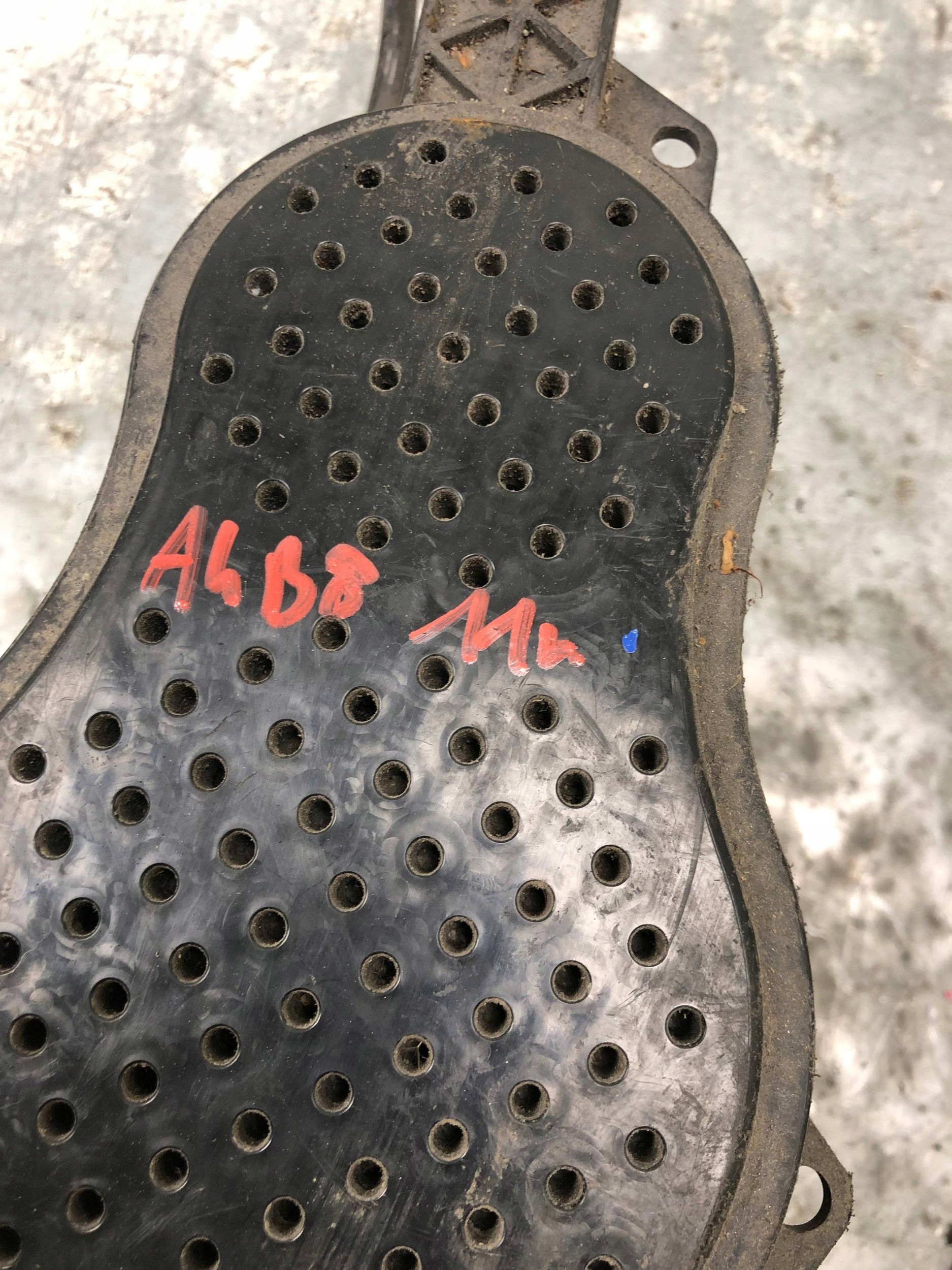 Audi A4 B8 kolfilter 8K0201799C image 4