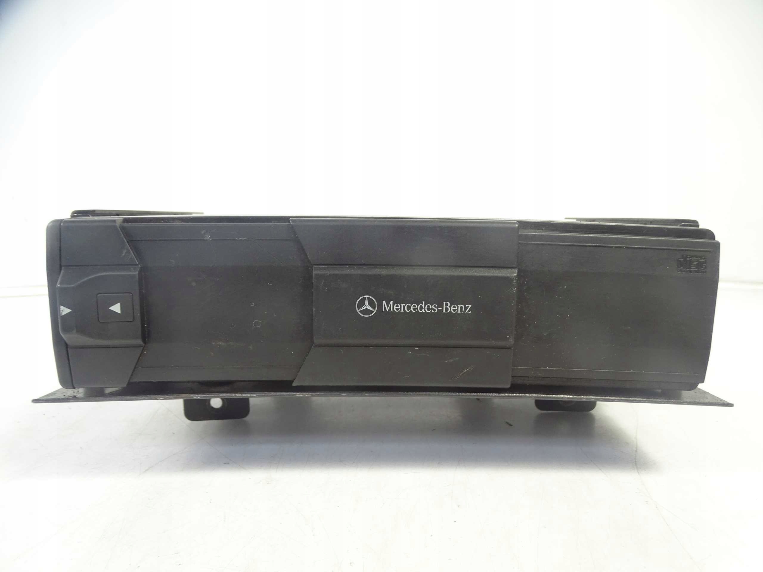 Mercedes W140 W208 W210 W638 CD-wisselaar A0028205989 defect image 2