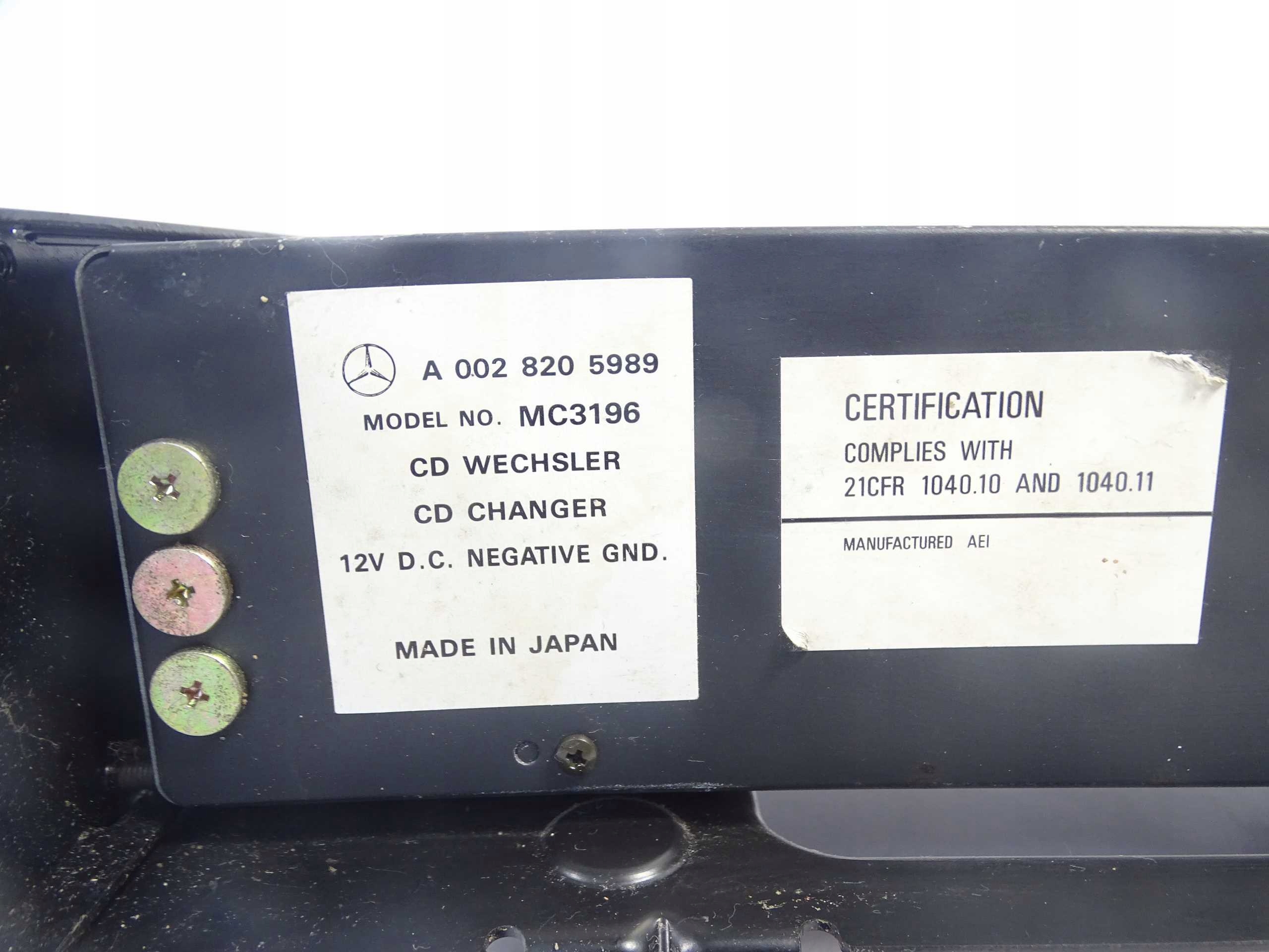 Mercedes W140 W208 W210 W638 CD-wisselaar A0028205989 defect image 7
