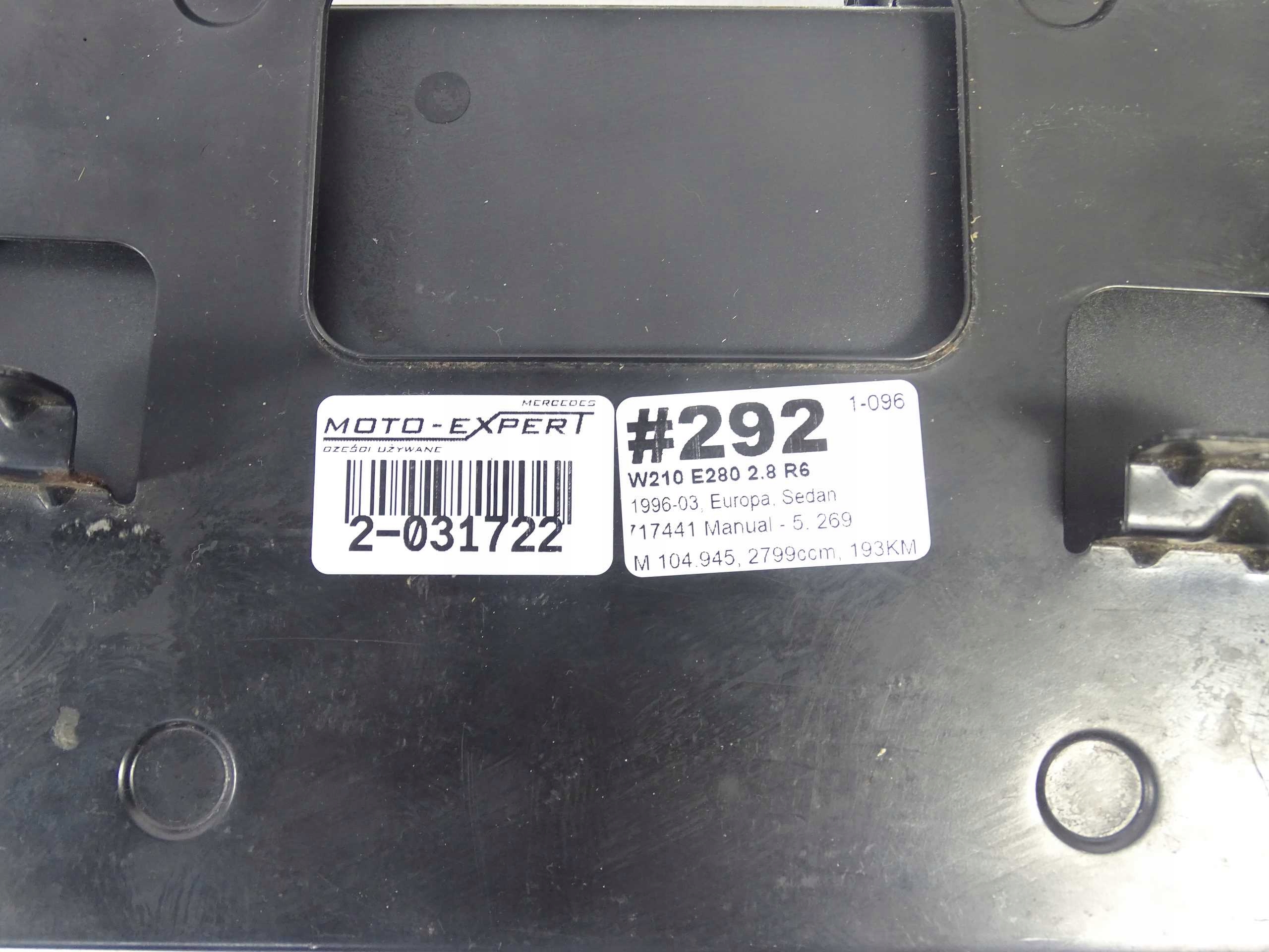 Mercedes W140 W208 W210 W638 CD-wisselaar A0028205989 defect image 8