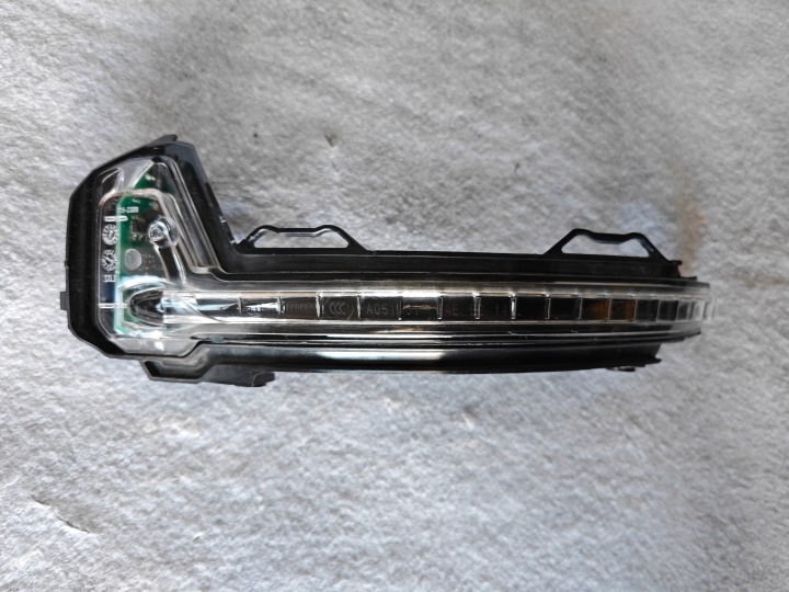 Suuntavilkun lamppu Volkswagen OE 5NA949101A