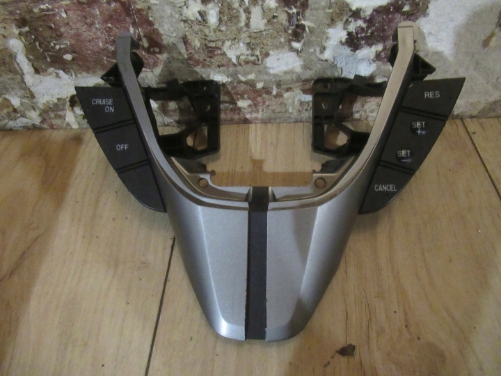 Ohjauspyörän monitoimipainikkeet, vakionopeudensäädin Mazda CX-7 2011