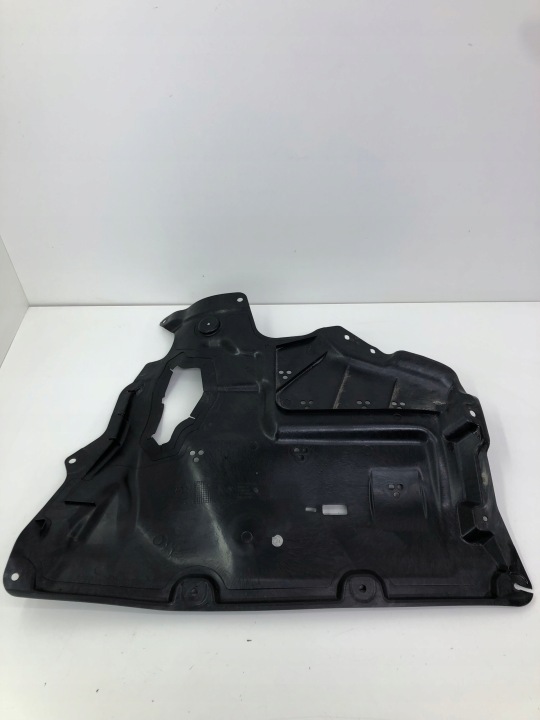 BMW 2 U06 alustan suoja 9465834
