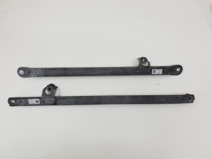 BMW 2 U06 tvärlänkar bak komplett 9466228 9466227