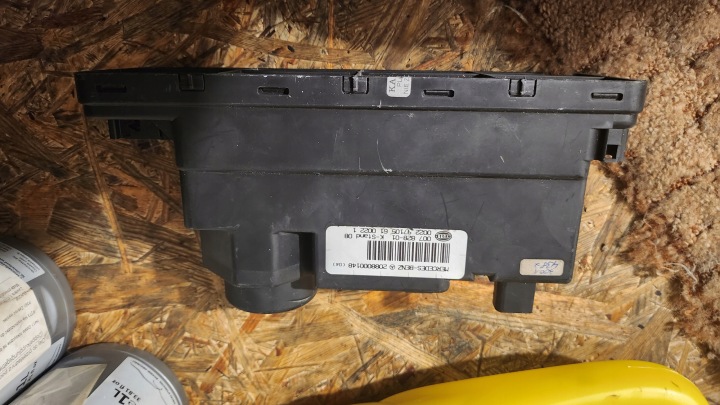 Lukon pumppu Mercedes W208 W210 A2088000148
