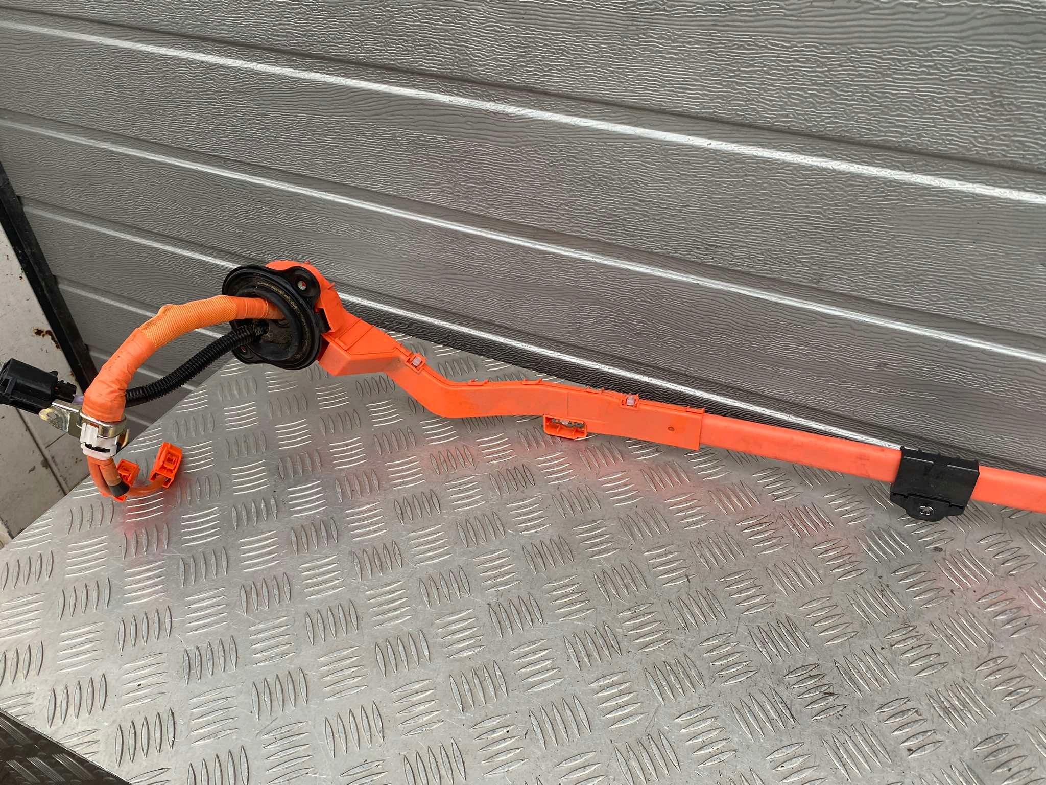 TOYOTA YARIS IV CÂBLE D'ALIMENTATION HYBRIDE 821H1-K0010 image 4