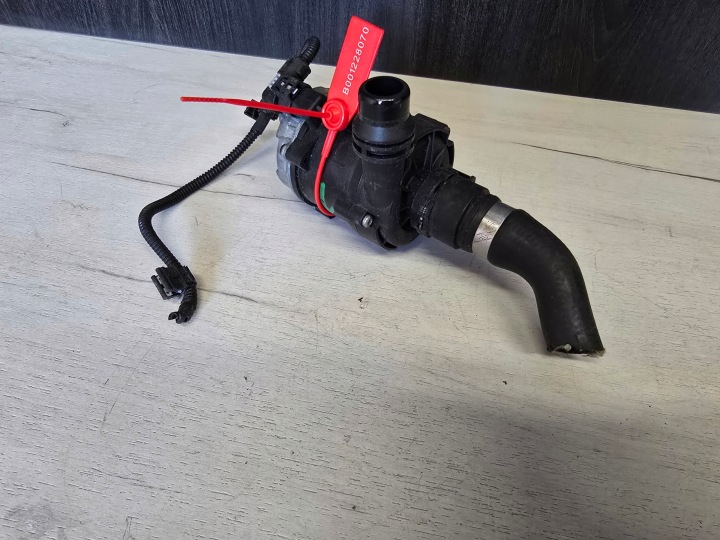 Auxiliary Water Pump BMW G30 G12 G05 G06 G07 F90 F95 F96 8638237