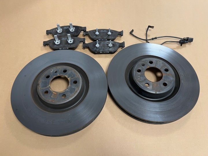Audi A8 D4 etujarrut levyt ja palat 356 mm 4H0615301T