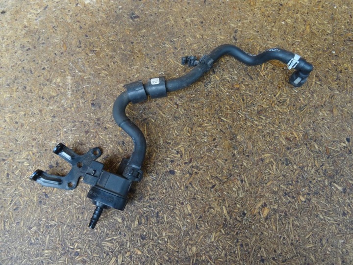 AUDI Q3 8U TT 8S 2.0 TFSI CUL CULB vacuümslang 06L133519B