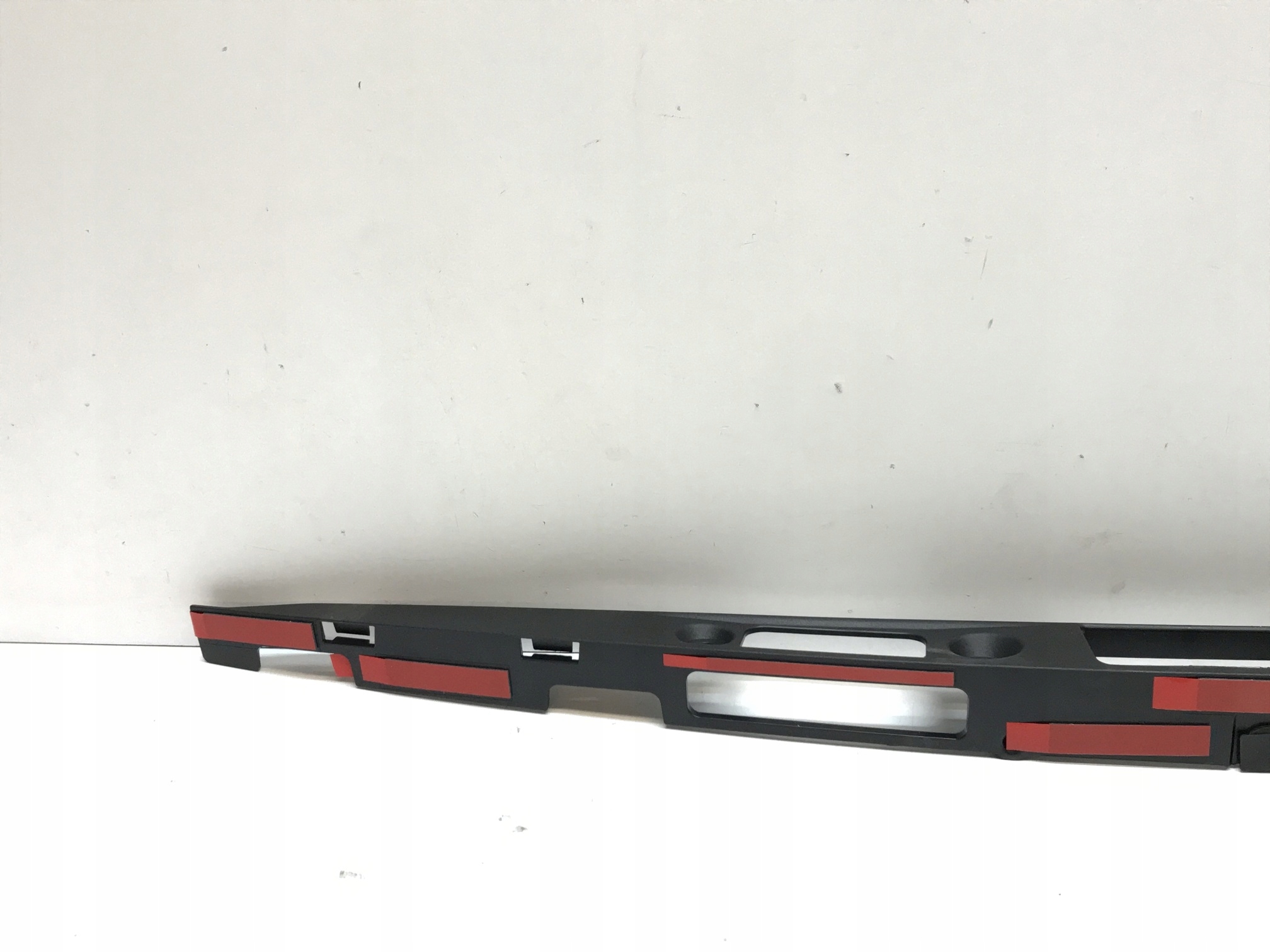 Tesla S PLAID PALLADIUM takaluukun lista 1647462-00-B