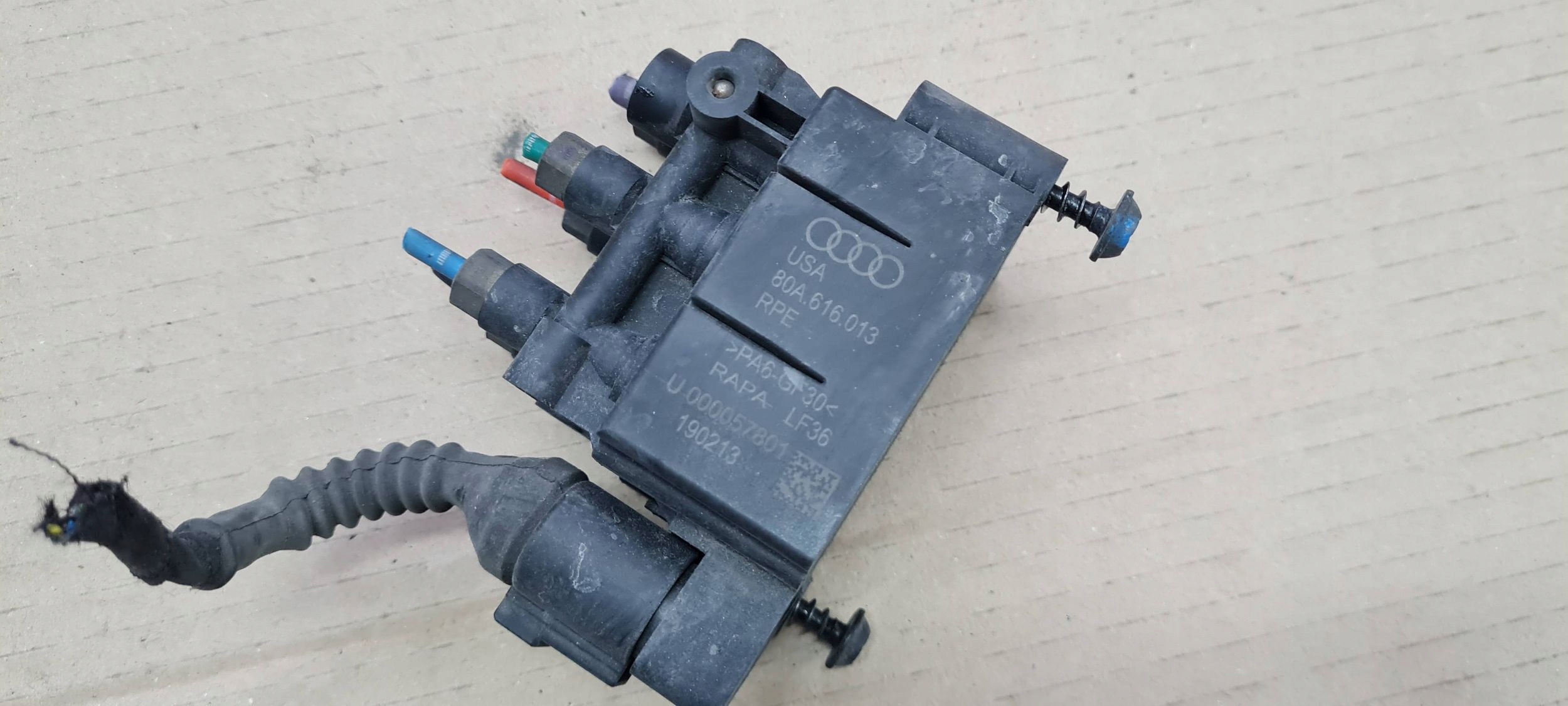 SQ5 80A Q5 Distribuidor Pneumático Bloco Suspensão 80A616013A image 5