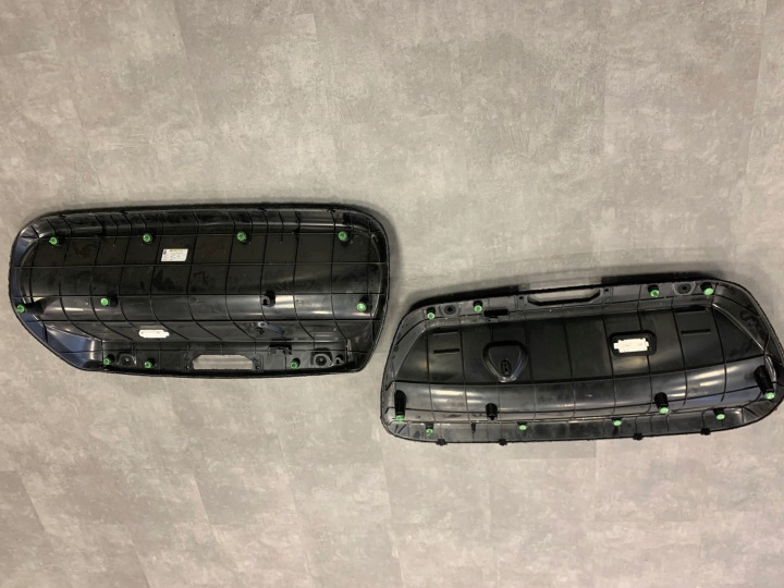 Takakannen verhoilun kiinnikkeet Rolls-Royce Dawn RR6 alkuperäinen OEM 6110103