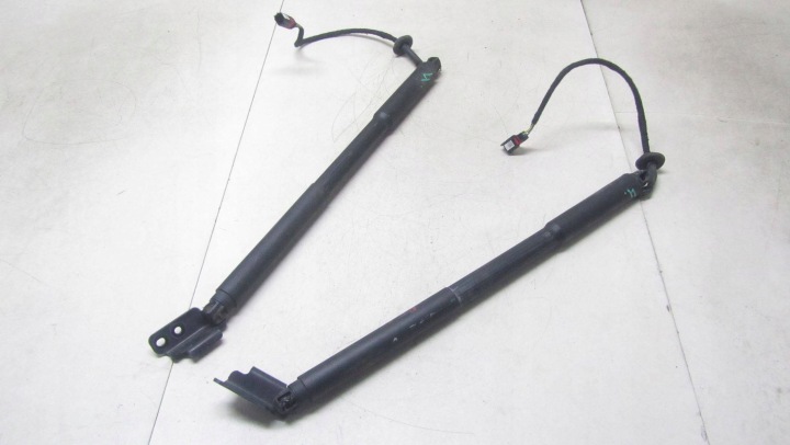 VOLVO XC60 Takaluukun avaaja KPL 31352186 08-