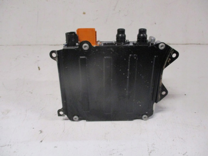 Mercedesin ajoneuvonlaturi 7,2 kW A1770072799