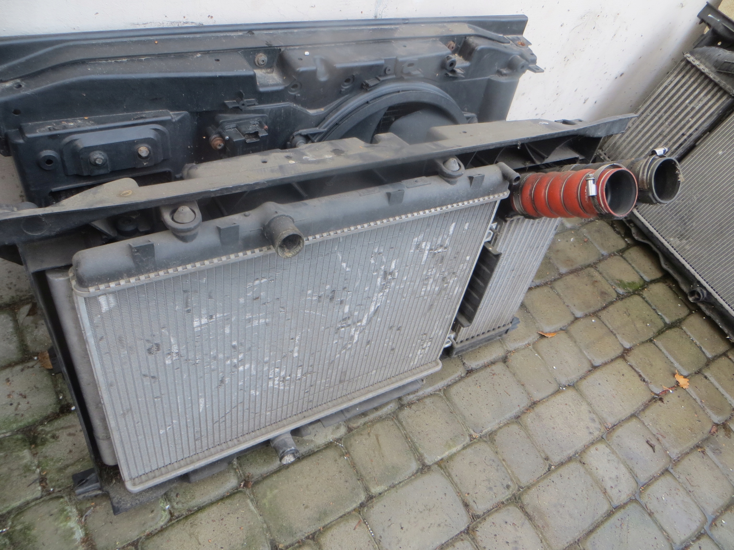 PEUGEOT 5008 3008 1.6 THP radiador ventilador dianteiro image 3