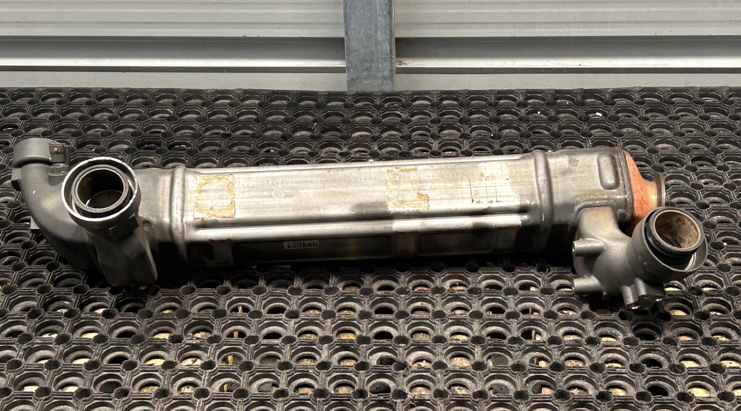 EGR-jäähdytin pakokaasun kierrätys DAF XF 106 LIFT 2037337