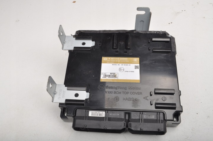 SsangYong Tivoli ECU-ohjainyksikkö K8711035900
