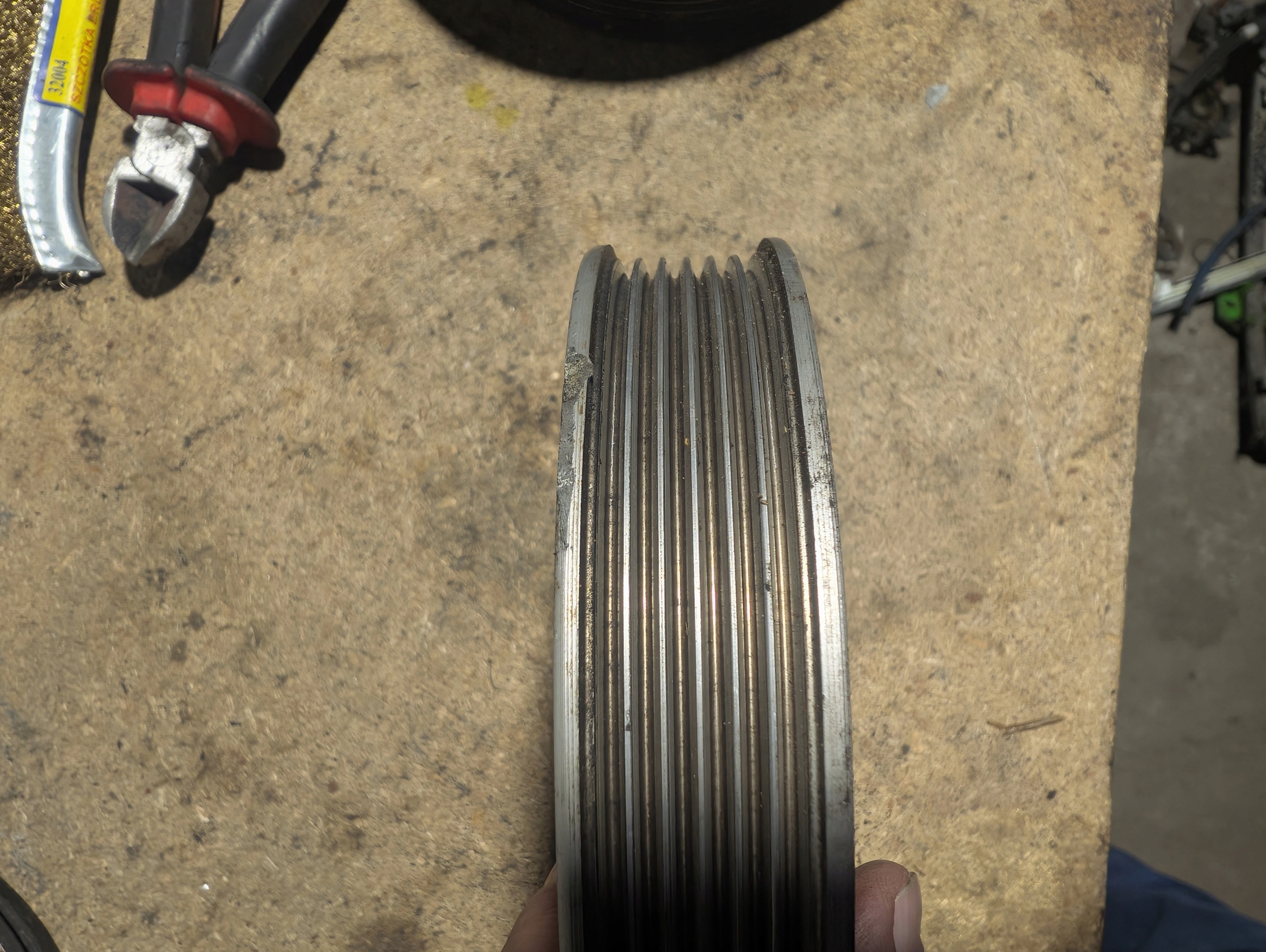 Ohjaustehostimen pumpun pyörä Audi VW 2,6 2,8 V6 078145255H