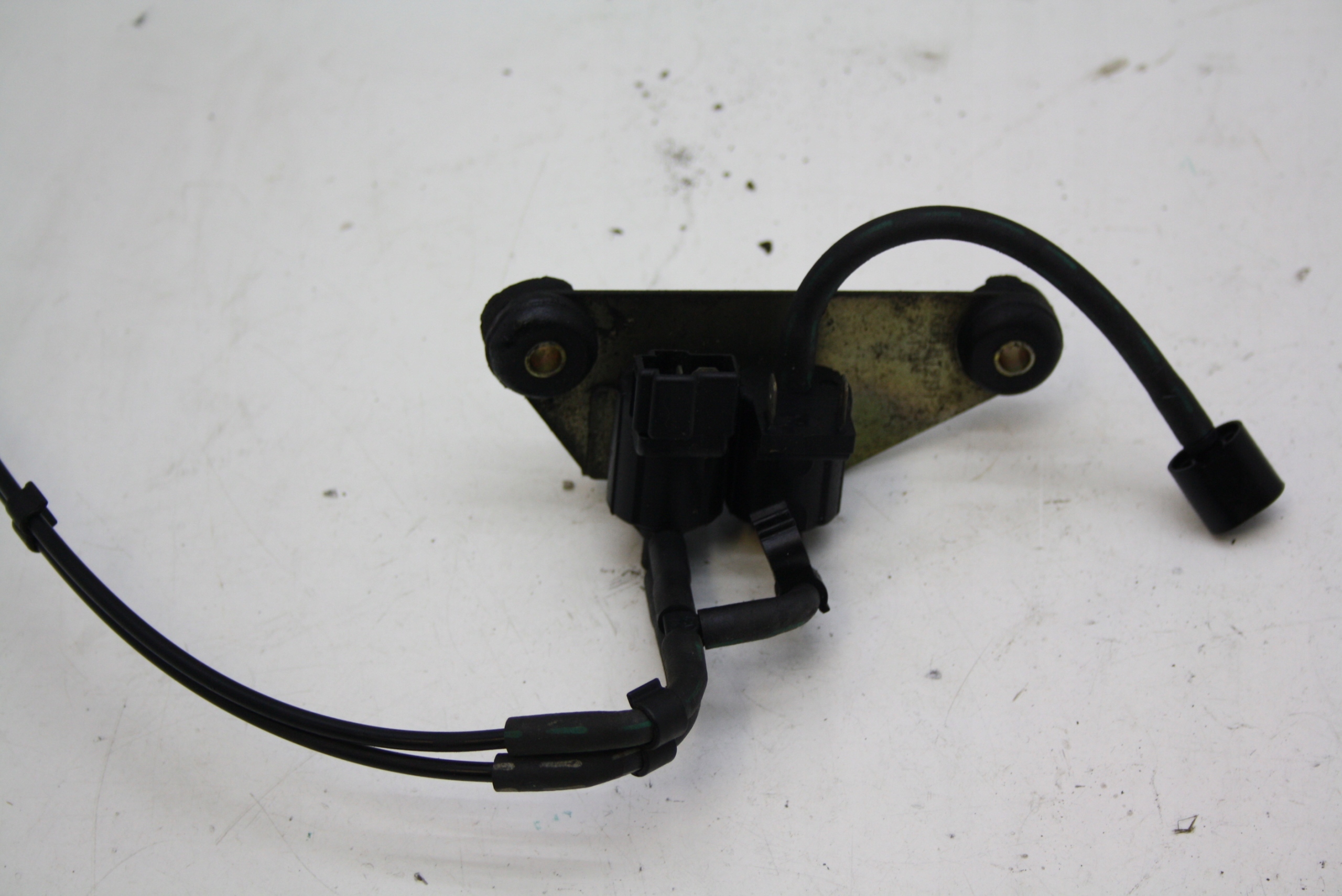 Unterdruckventil Mitsubishi Pajero Sport Shogun 99-06 2,5 TD MR051017 image 2