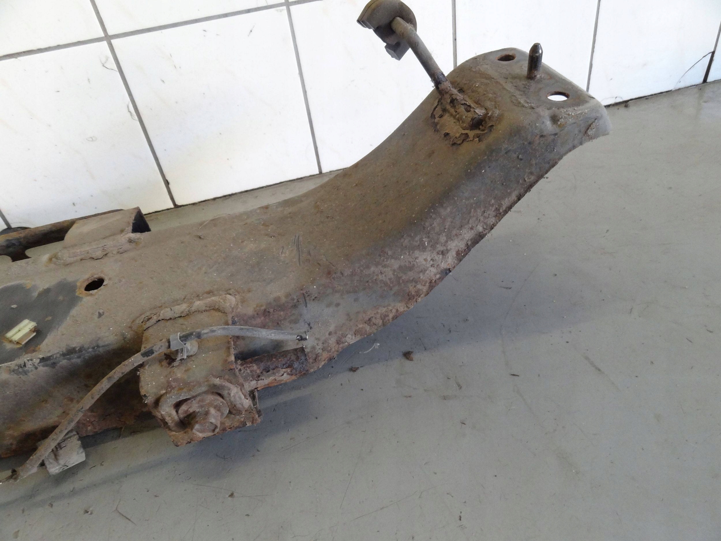CHEVROLET NUBIRA 2005 1.6 B KOMBI POUTRE AIDE ARRIÈRE 96550045 image 5