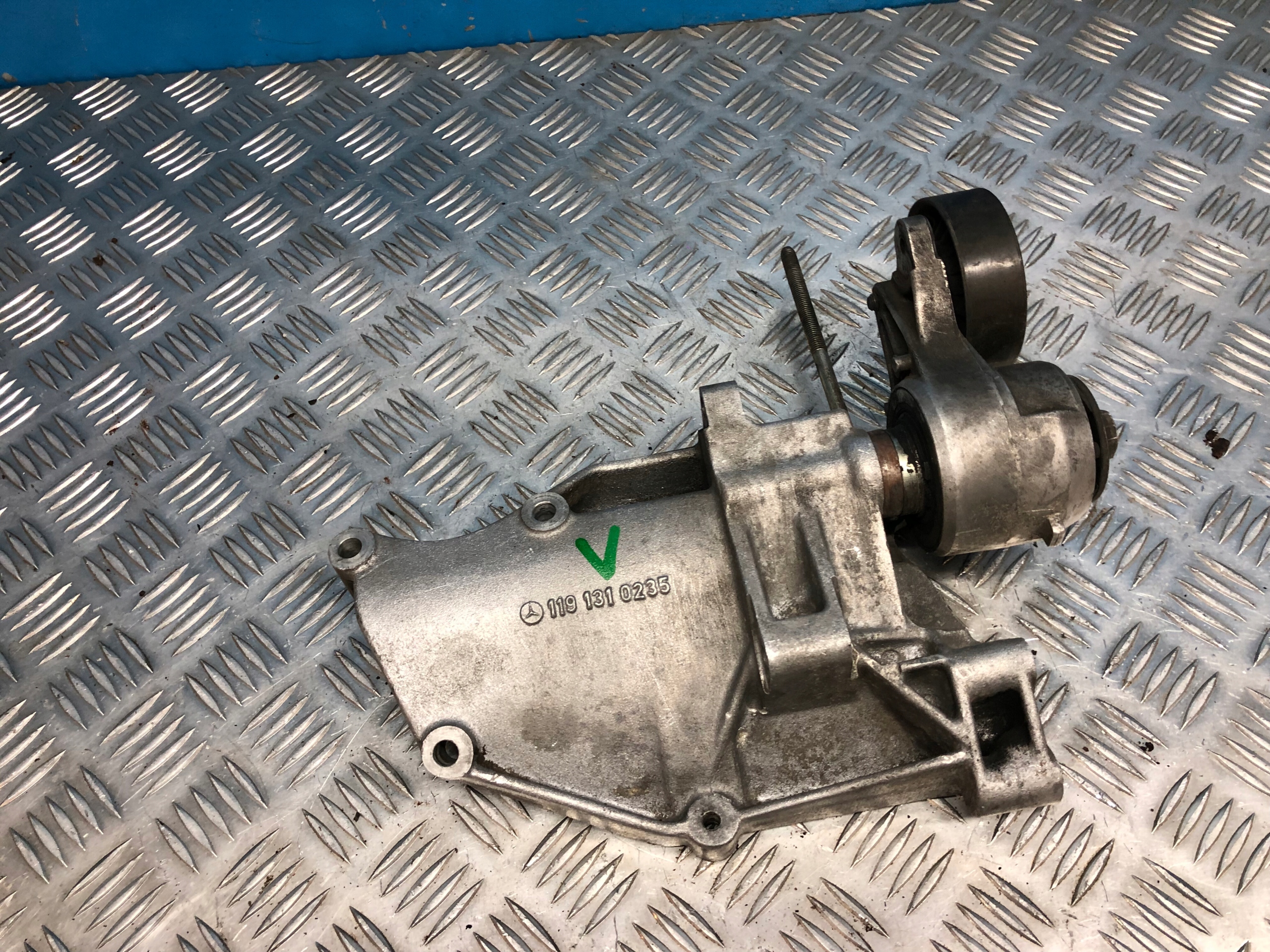 MERCEDES W140 M119 support compresseur 1191310235 image 2