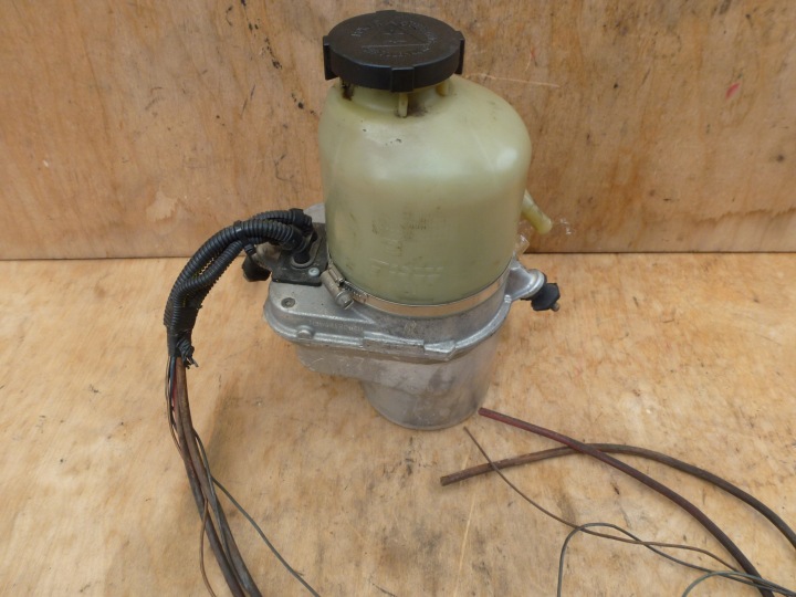 Ohjaustehostimen pumppu Opel Astra G Zafira A OE 93188236