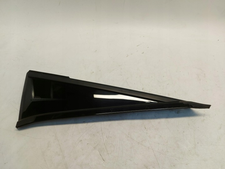 Peugeot 408 GT P54 kolmion suojus vasen taka 9844365680