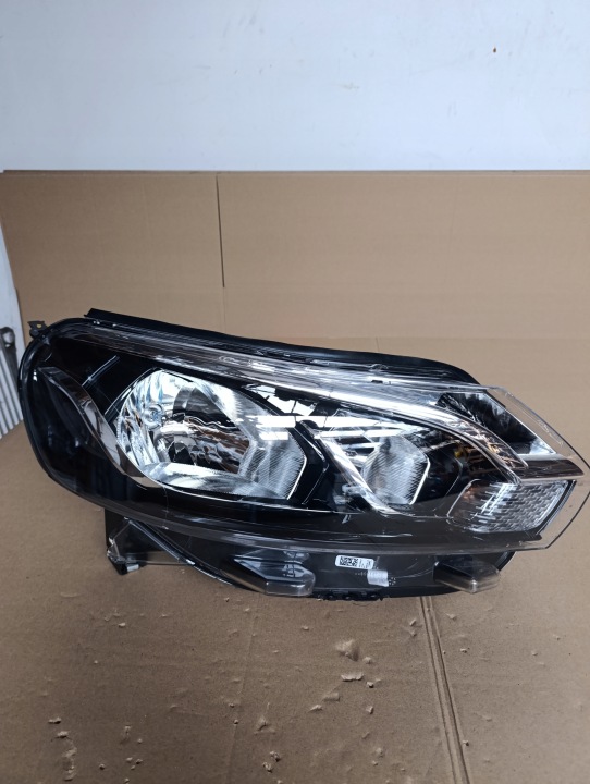 Etulyhty oikea Toyota Proace 2016-