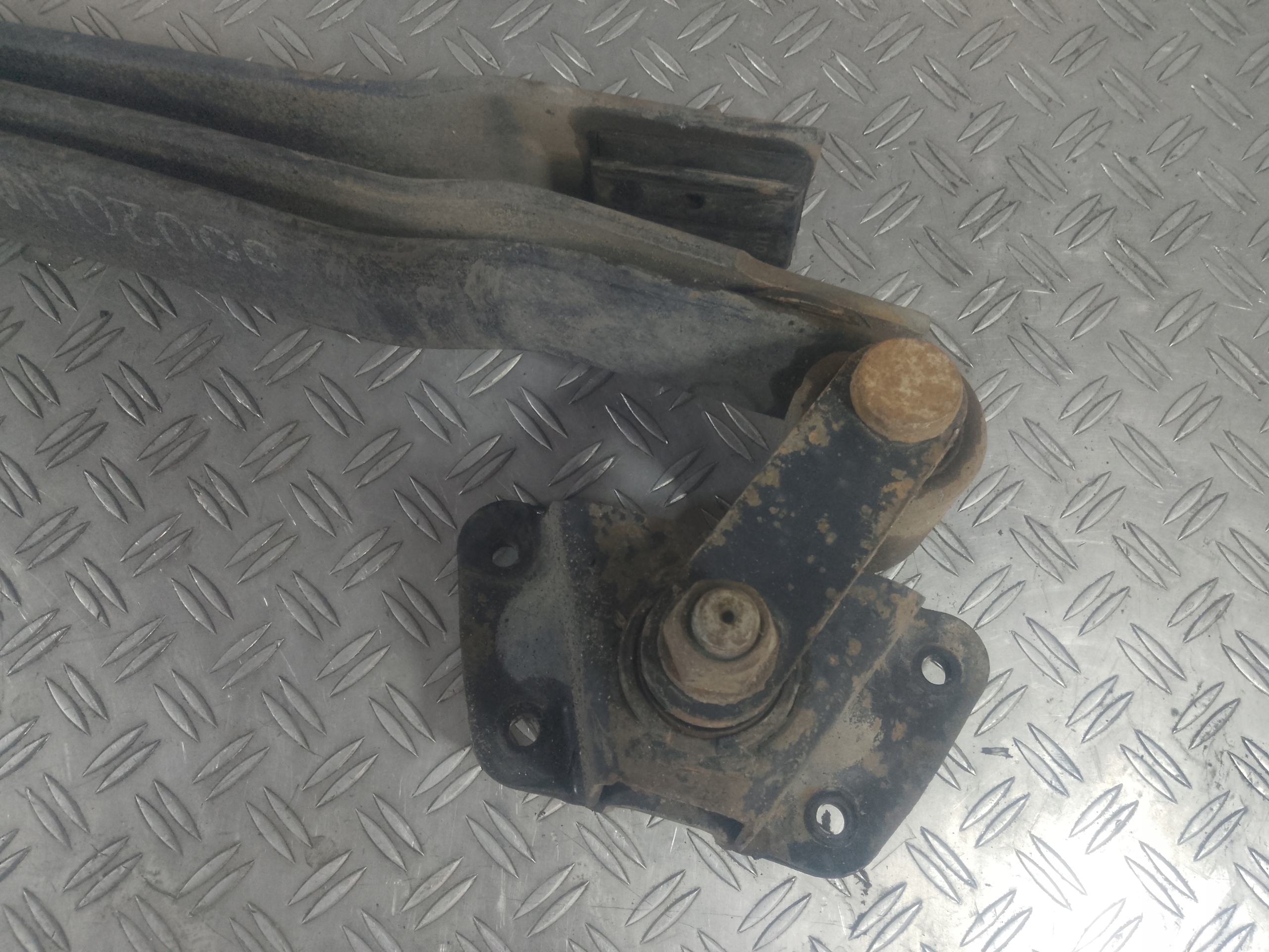 Nissan Cabstar 07- taka-akselin jousi 3.0 55020-MB90A