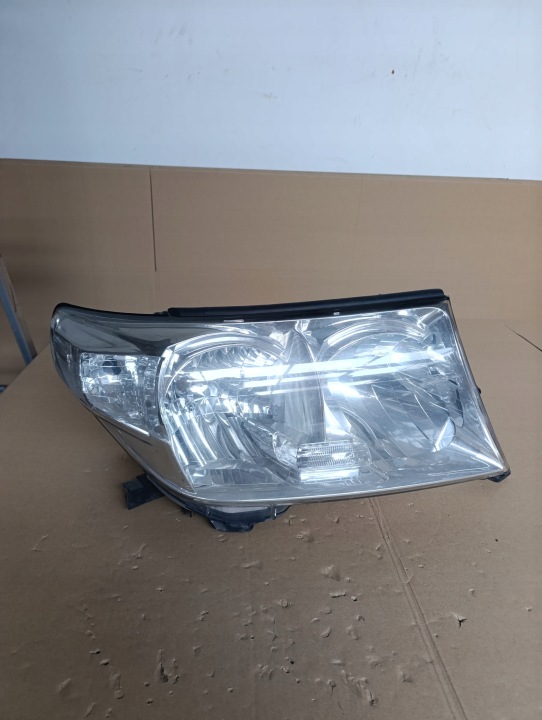 Oikea ajovalo Toyota Land Cruiser 200 V8