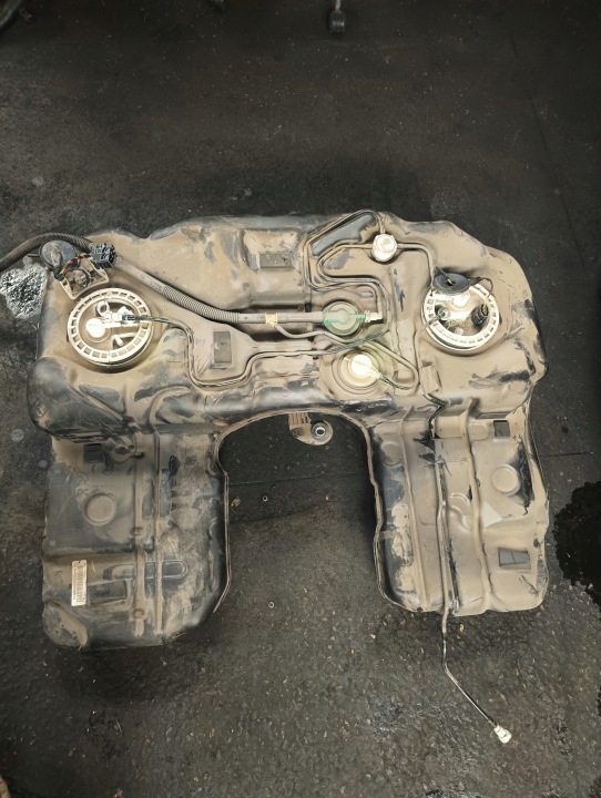 BMW F15 X5 polttoainetankki pumpulla 3.0i bensa N55 7329315