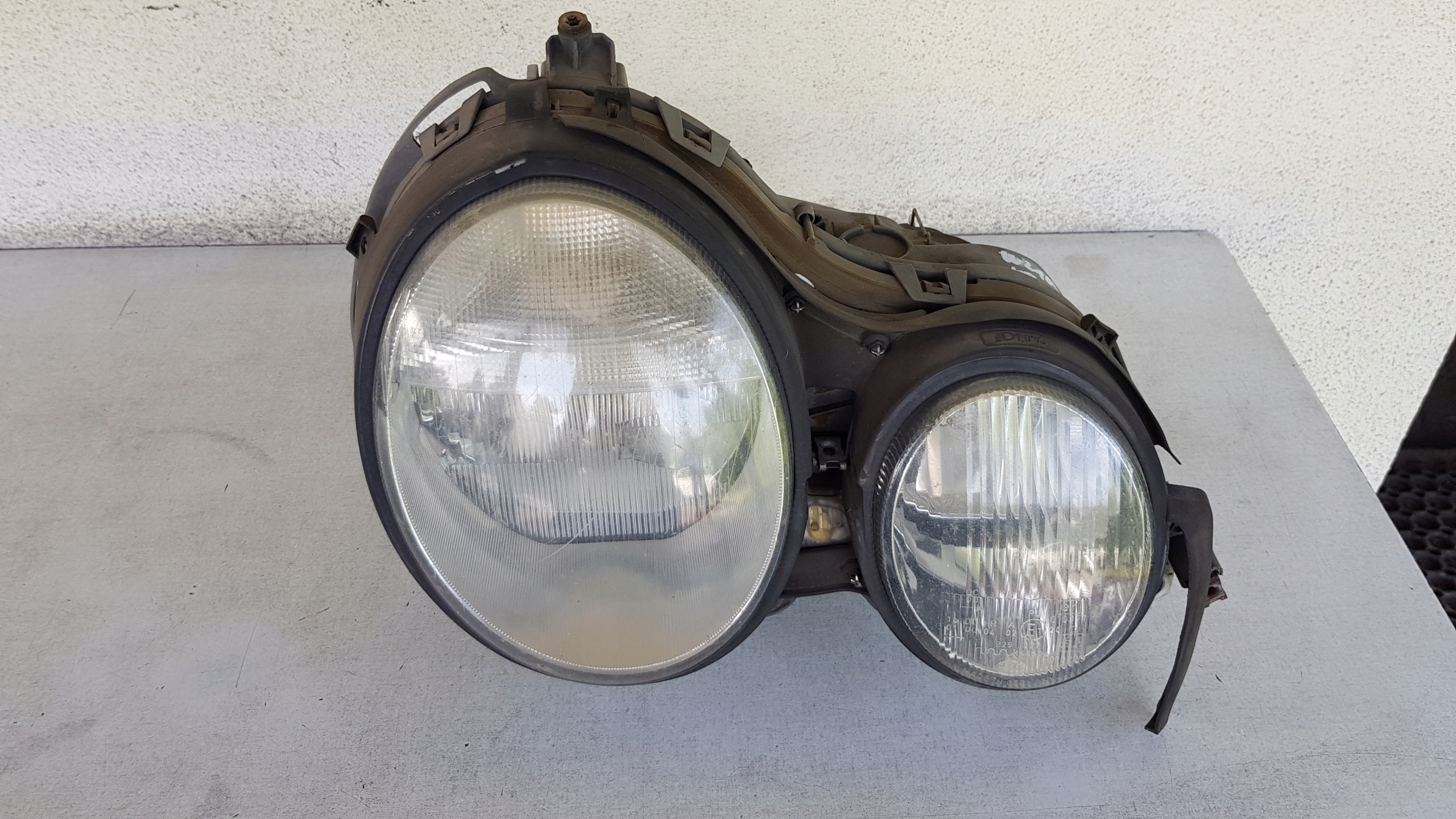 Faros delanteros Mercedes W210 Xenon lado derecho