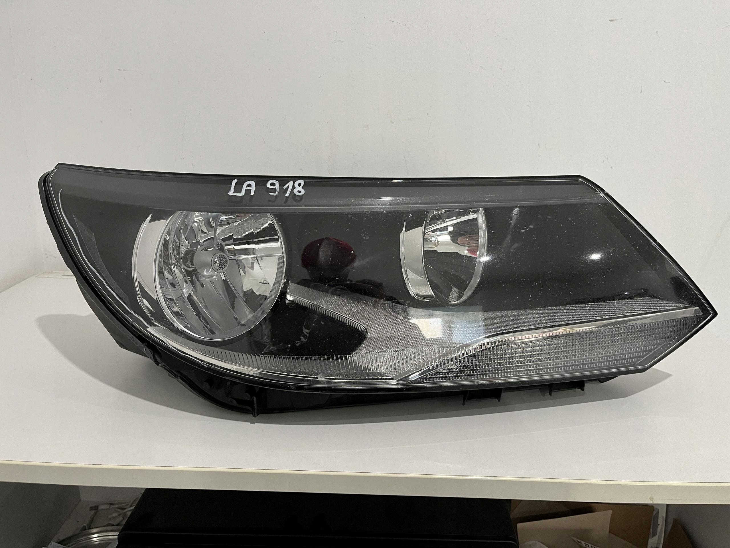 VW Tiguan I 5N0 Scheinwerfer rechts H7 5N0941006C image 2