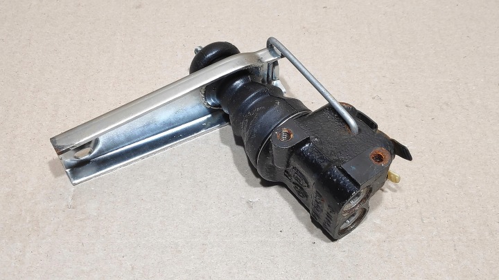 Corrector de fuerza de frenado Dacia Logan 464000406R