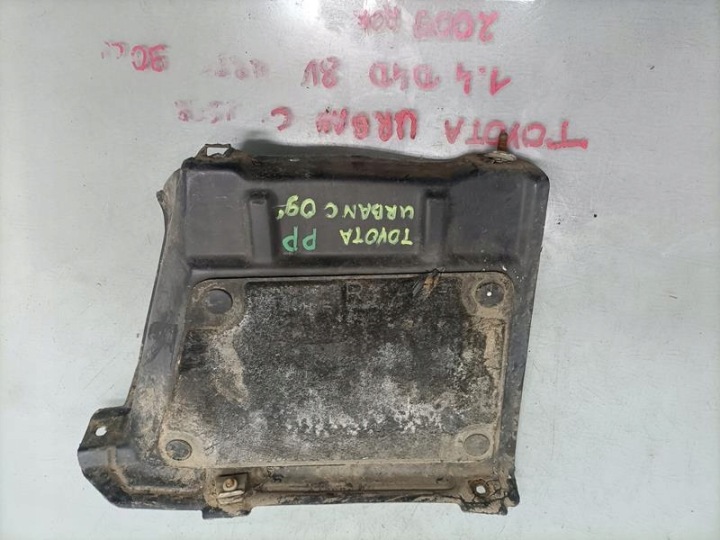 Oikea etusuojus Toyota Urban 51441-52230