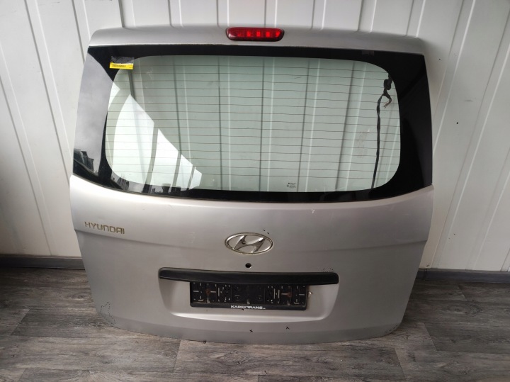 Hyundai H1 II 2007-> takaovi lasilla